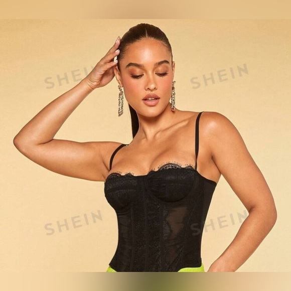 SHEIN x Carly Lawrence SHEIN BAE Lace Trim Bustier Cami Top - Picture 2 of 9